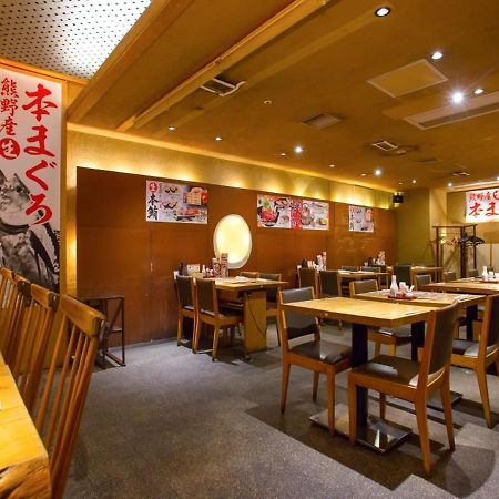 Via Inn Shin Osaka West Екстер'єр фото