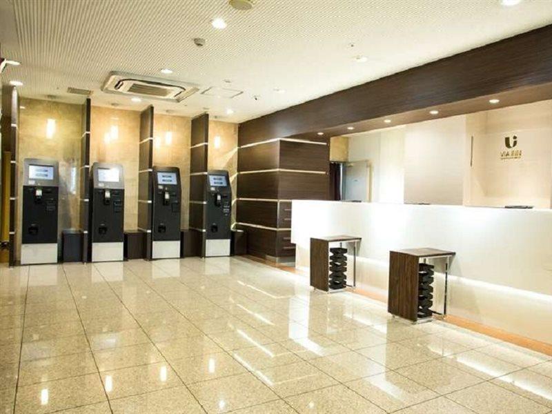 Via Inn Shin Osaka West Екстер'єр фото