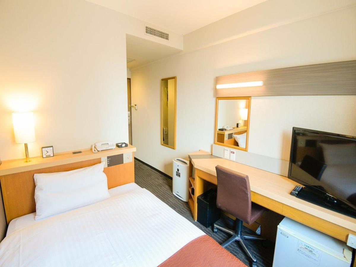 Via Inn Shin Osaka West Екстер'єр фото