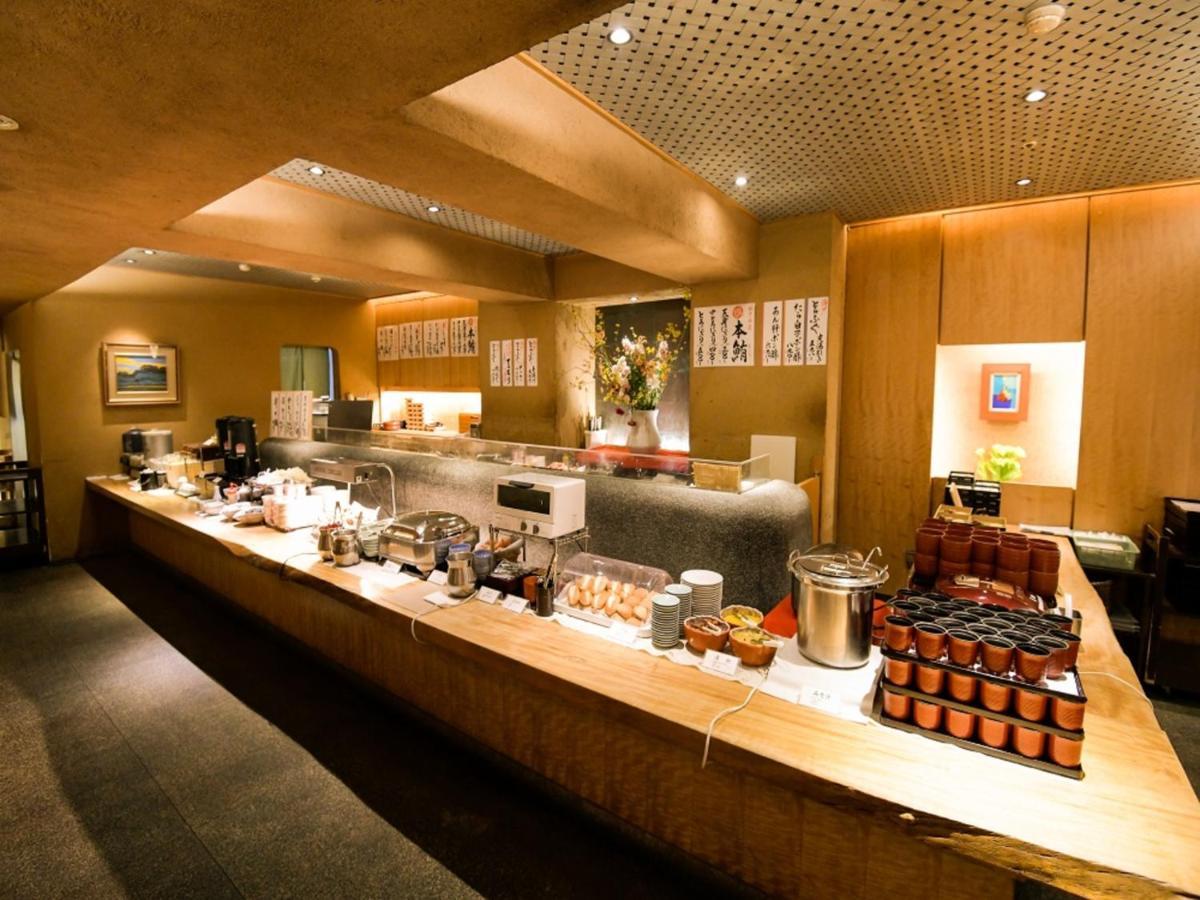 Via Inn Shin Osaka West Екстер'єр фото