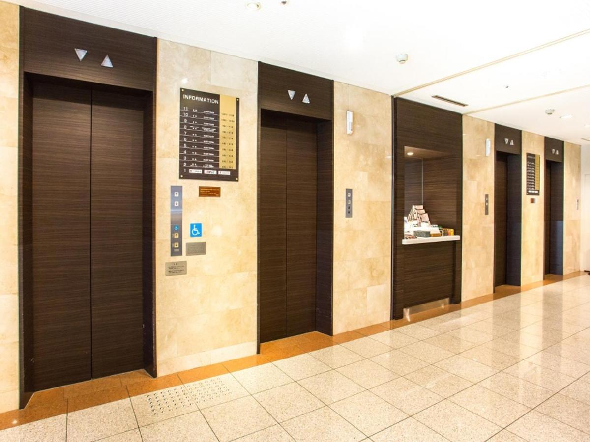 Via Inn Shin Osaka West Екстер'єр фото