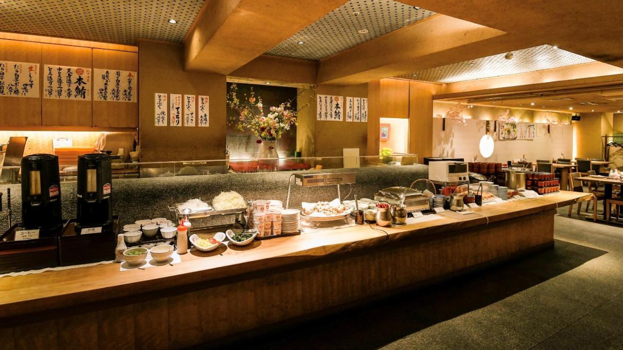 Via Inn Shin Osaka West Екстер'єр фото