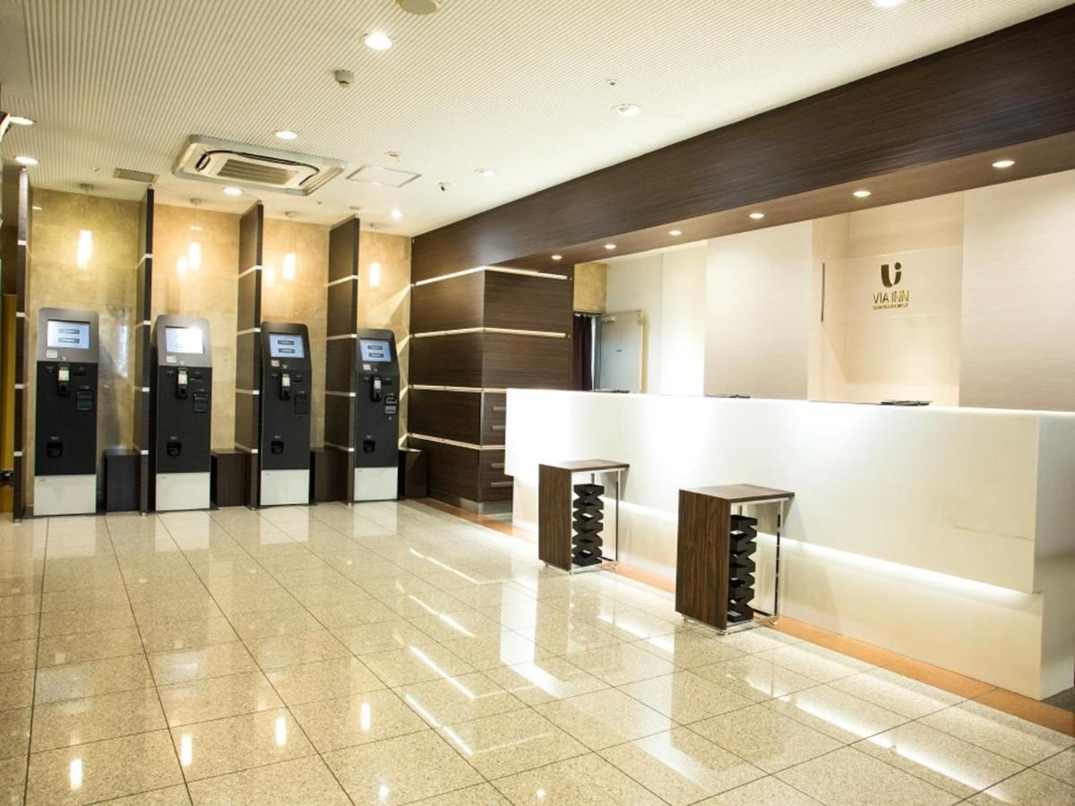 Via Inn Shin Osaka West Екстер'єр фото