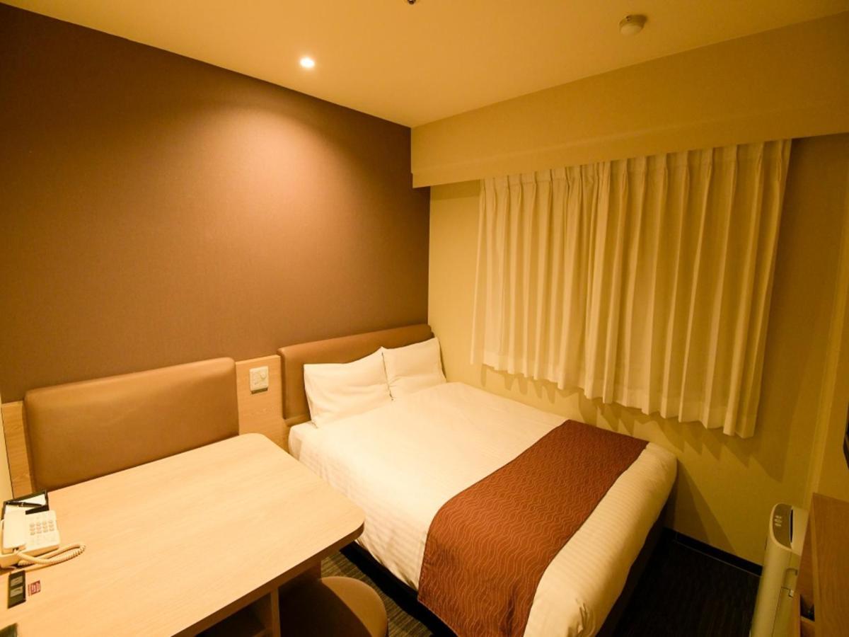 Via Inn Shin Osaka West Екстер'єр фото