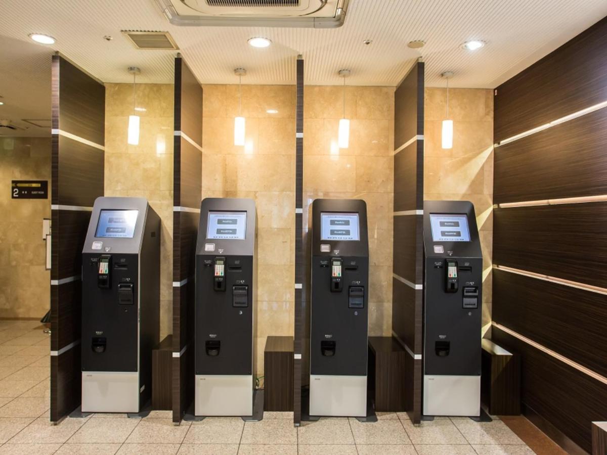 Via Inn Shin Osaka West Екстер'єр фото