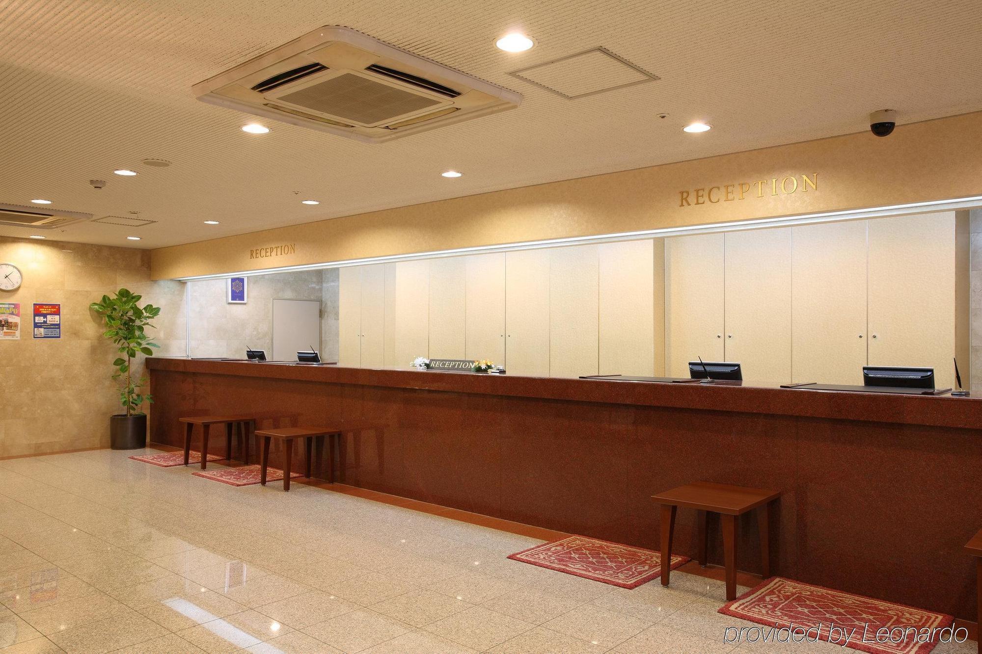 Via Inn Shin Osaka West Екстер'єр фото