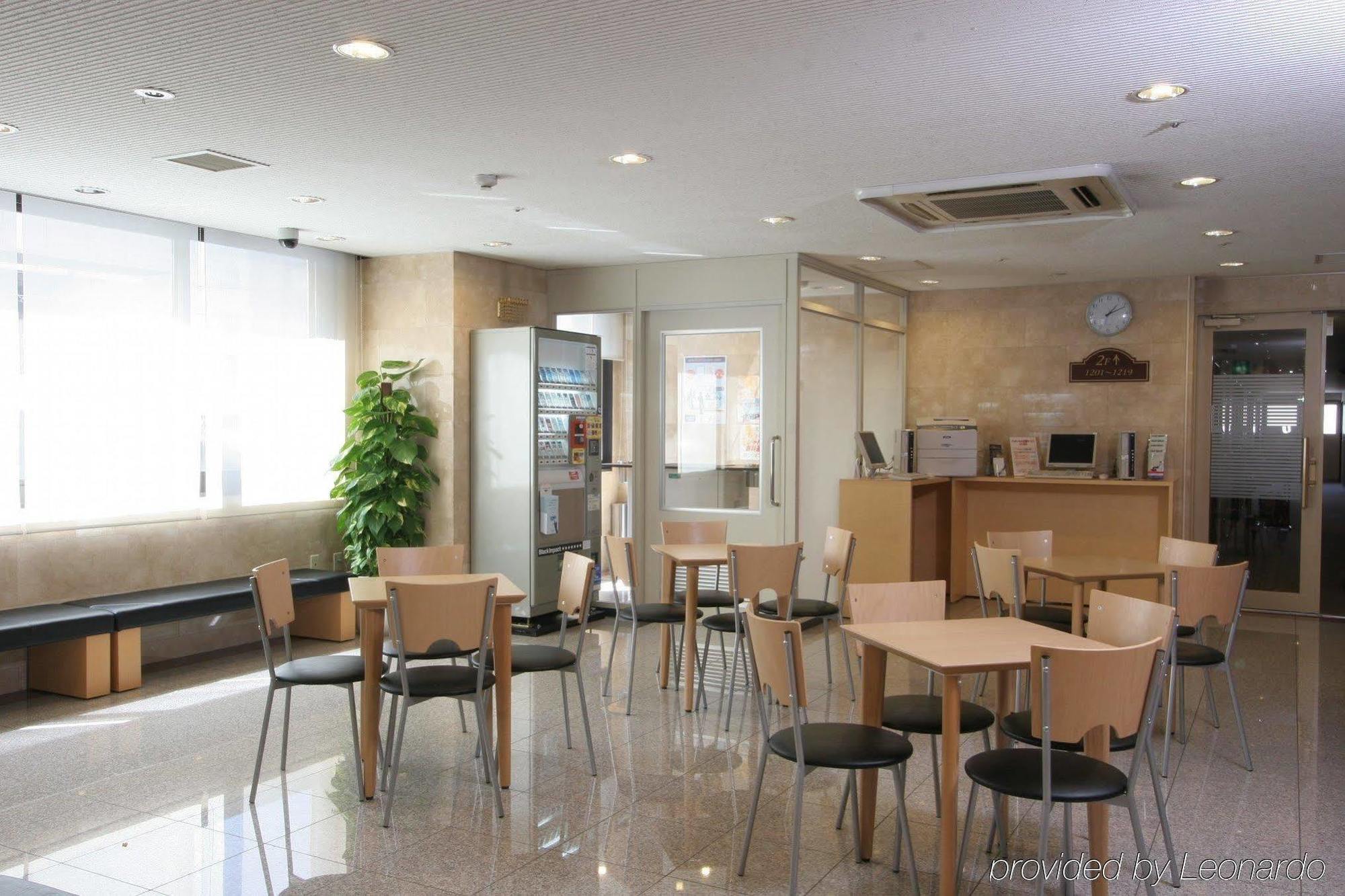Via Inn Shin Osaka West Екстер'єр фото